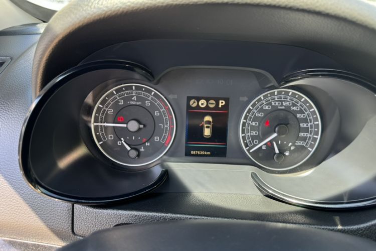 Used Dongfeng Fengdu MX5 2016 2.0L Automatic Flagship Edition Odometer Close Up