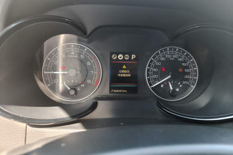 Used Dongfeng Fengdu MX5 2016 2.0L Automatic Flagship Edition Odometer Close Up