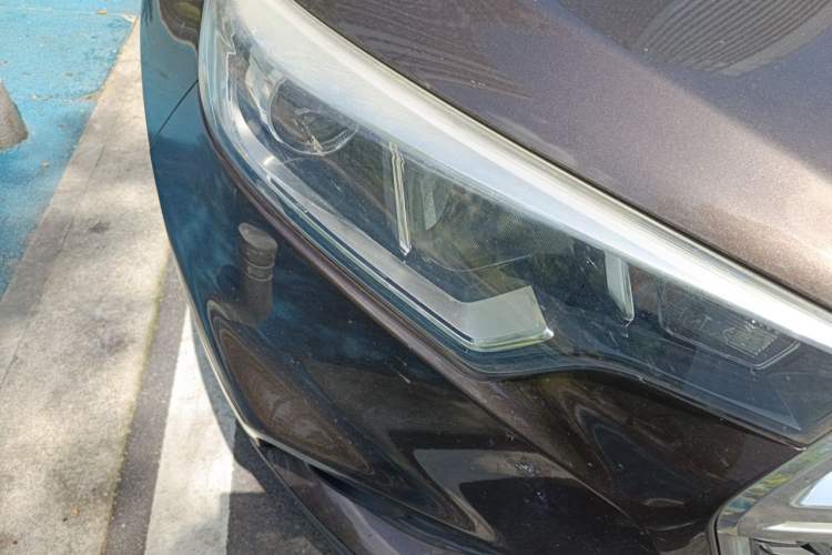 Used Dongfeng Fengdu MX5 2016 2.0L Automatic Flagship Edition Right Front Headlight