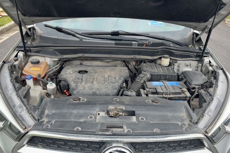 Used Dongfeng Fengdu MX5 2016 2.0L Automatic Flagship Edition Engine Bay
