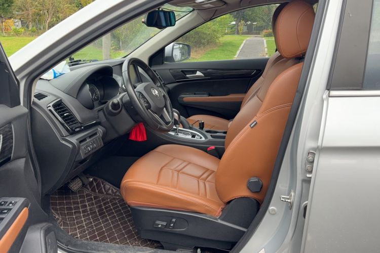 Used Dongfeng Fengdu MX5 2016 2.0L Automatic Flagship Edition Left Front Seat