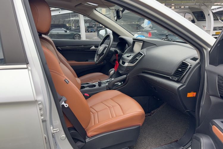 Used Dongfeng Fengdu MX5 2016 2.0L Automatic Flagship Edition Right Front Seat