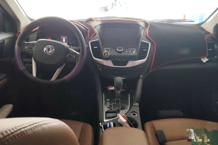 Used Dongfeng Fengdu MX5 2016 2.0L Automatic Flagship Edition Center Console