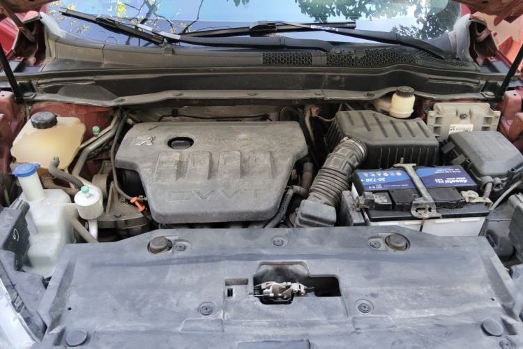 Used Dongfeng Fengdu MX5 2016 2.0L Automatic Flagship Edition Engine Bay
