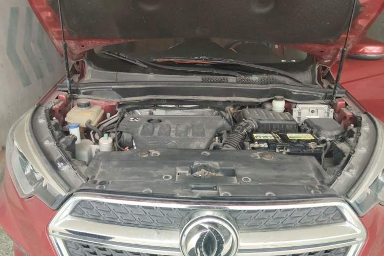 Used Dongfeng Fengdu MX5 2016 2.0L Automatic Flagship Edition Engine Bay