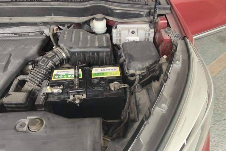 Used Dongfeng Fengdu MX5 2016 2.0L Automatic Flagship Edition Engine Bay Left