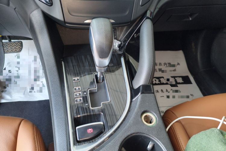 Used Dongfeng Fengdu MX5 2016 2.0L Automatic Flagship Edition Gear Lever