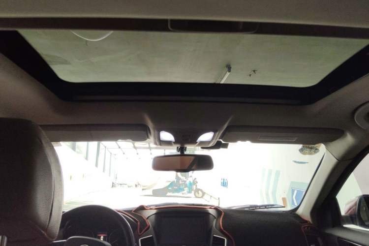 Used Dongfeng Fengdu MX5 2016 2.0L Automatic Flagship Edition Headliner