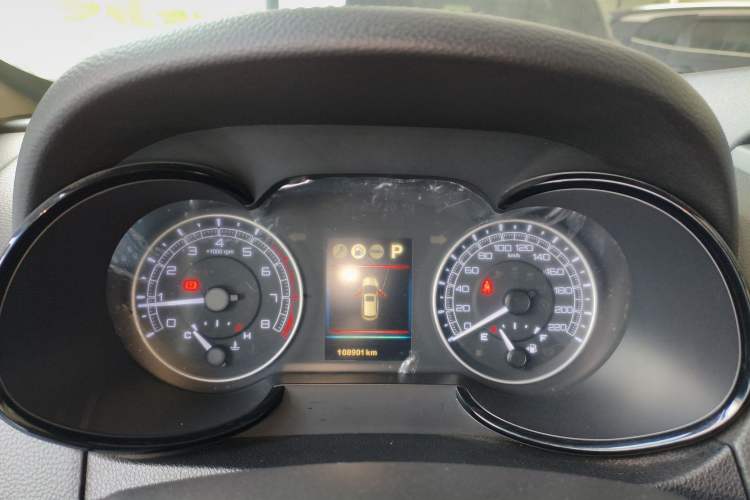 Used Dongfeng Fengdu MX5 2016 2.0L Automatic Flagship Edition Instrument Cluster