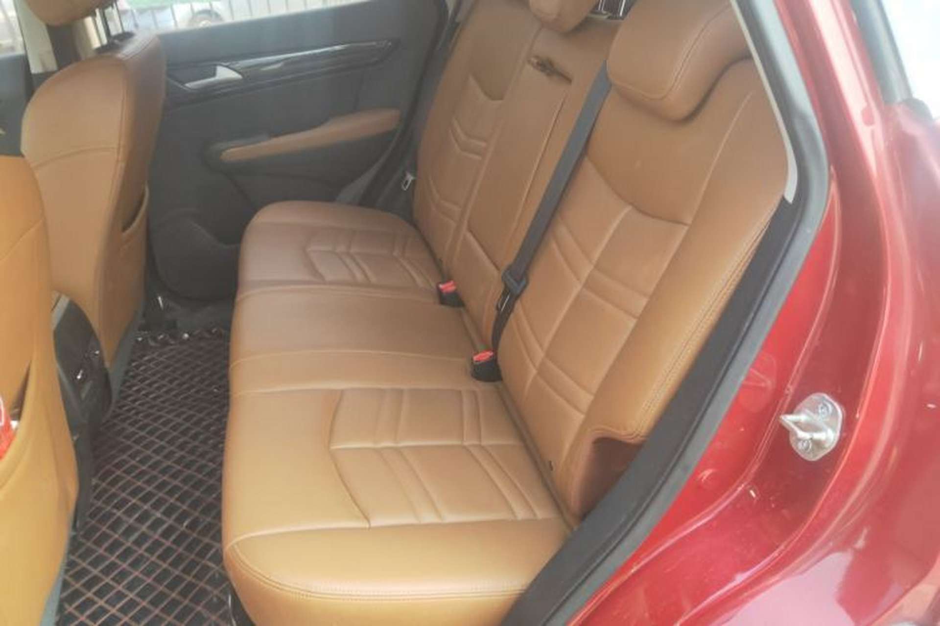Used Dongfeng Fengdu MX5 2016 2.0L Automatic Flagship Edition Left Rear Seat