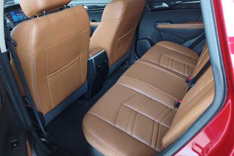 Used Dongfeng Fengdu MX5 2016 2.0L Automatic Flagship Edition Left Rear Seat