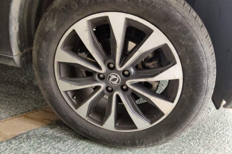 Used Dongfeng Fengdu MX5 2016 2.0L Automatic Flagship Edition Right Front Wheel Hub
