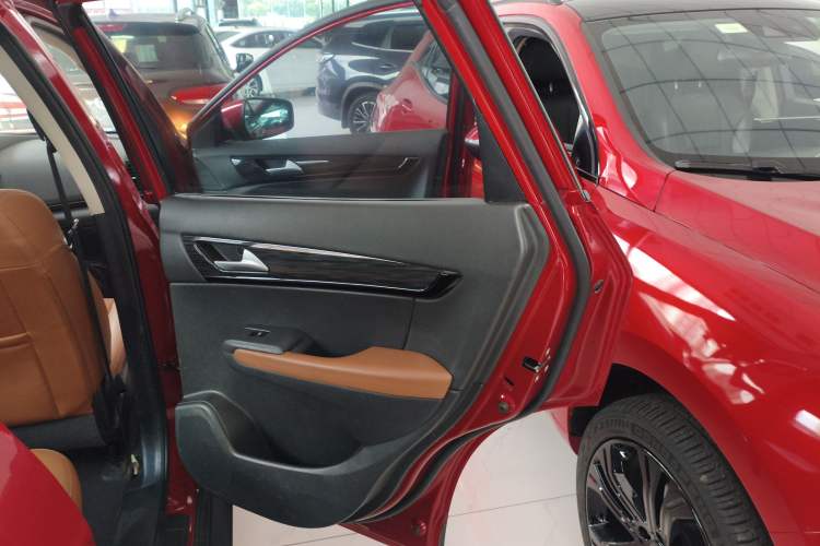 Used Dongfeng Fengdu MX5 2016 2.0L Automatic Flagship Edition Right Rear Door Interior