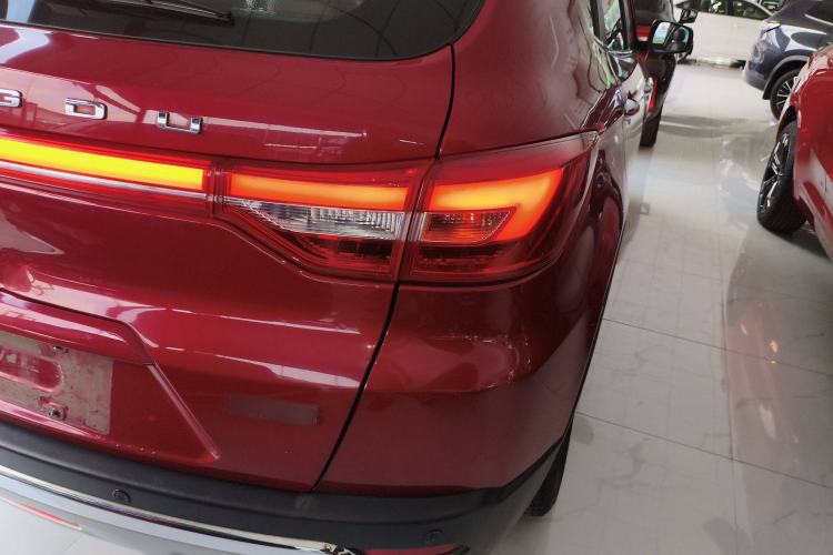 Used Dongfeng Fengdu MX5 2016 2.0L Automatic Flagship Edition Right Rear Taillight