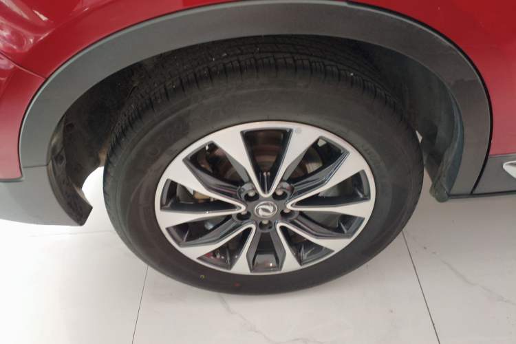 Used Dongfeng Fengdu MX5 2016 2.0L Automatic Flagship Edition Right Rear Wheel Hub