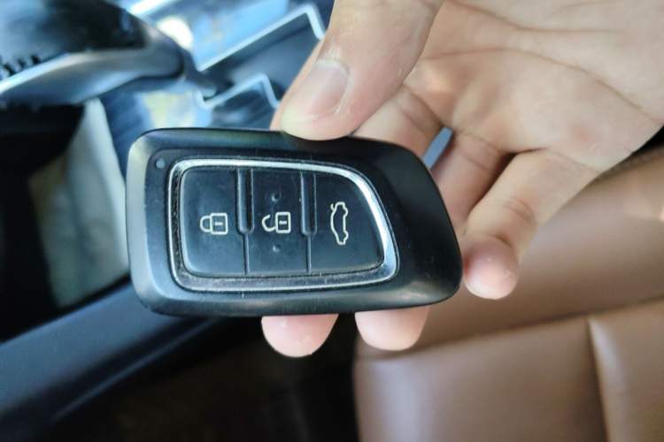 Used Dongfeng Fengdu MX5 2016 2.0L Automatic Flagship Edition Vehicle Key