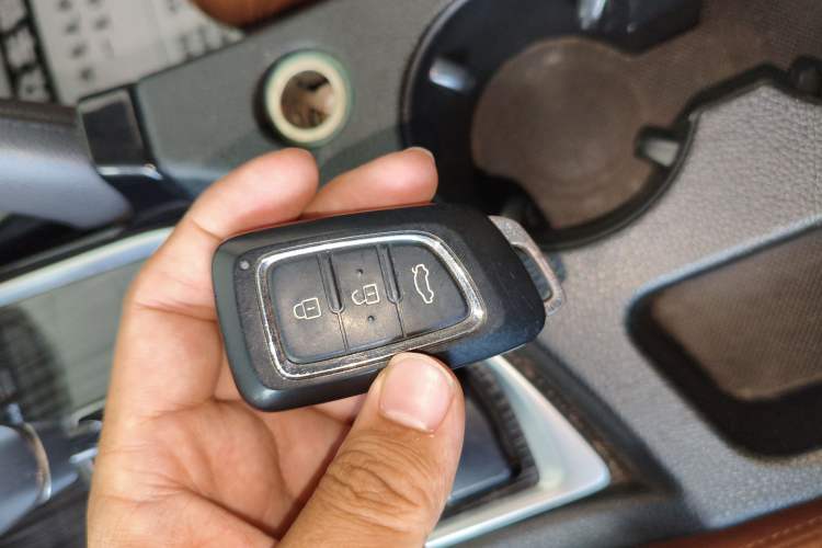 Used Dongfeng Fengdu MX5 2016 2.0L Automatic Flagship Edition Vehicle Key