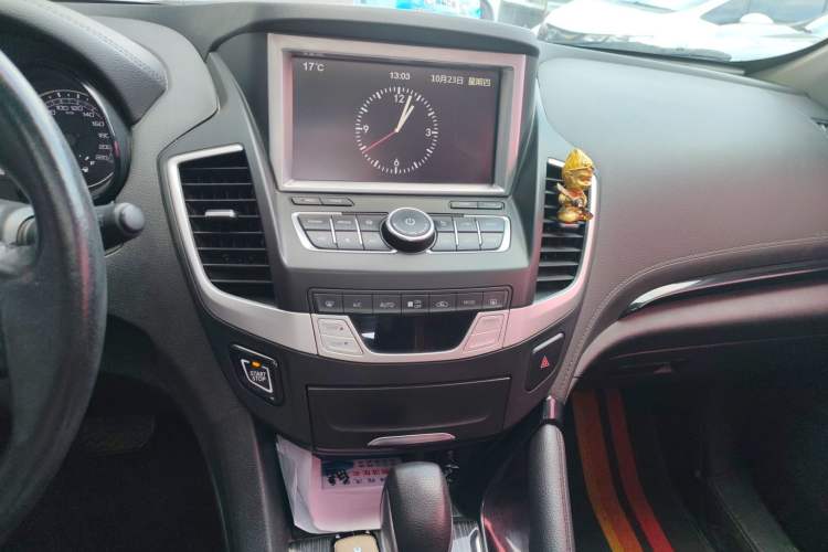 Used Dongfeng Fengdu MX5 2016 2.0L Automatic Flagship Edition Audio And AC Panel