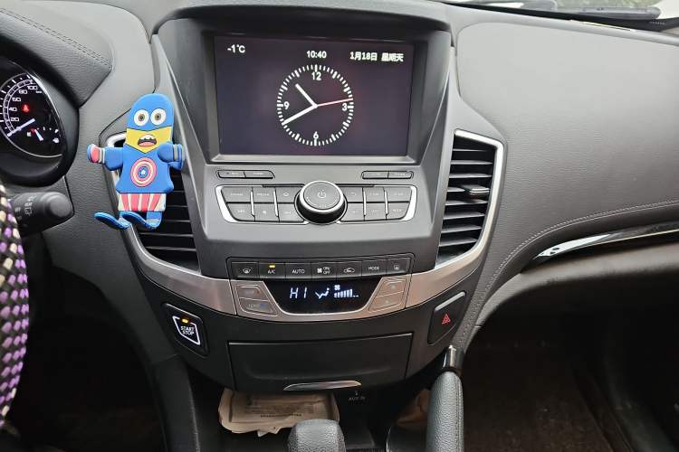 Used Dongfeng Fengdu MX5 2016 2.0L Automatic Flagship Edition Audio And AC Panel