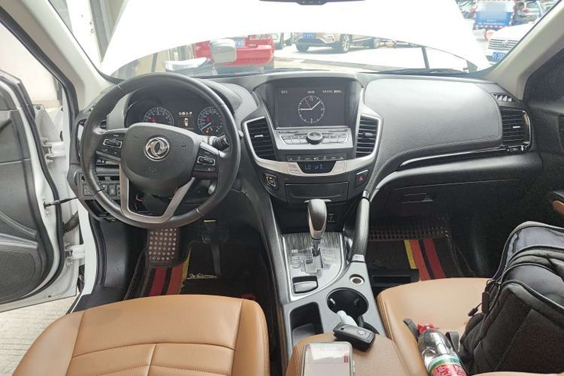 Used Dongfeng Fengdu MX5 2016 2.0L Automatic Flagship Edition Center Console
