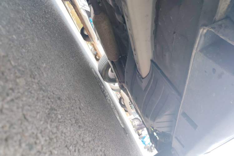 Used Dongfeng Fengdu MX5 2016 2.0L Automatic Flagship Edition Chassis Front Left