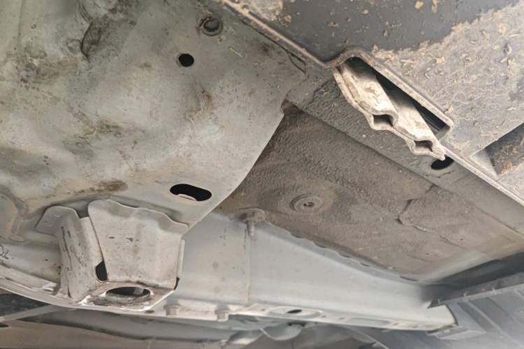 Used Dongfeng Fengdu MX5 2016 2.0L Automatic Flagship Edition Chassis Front Left