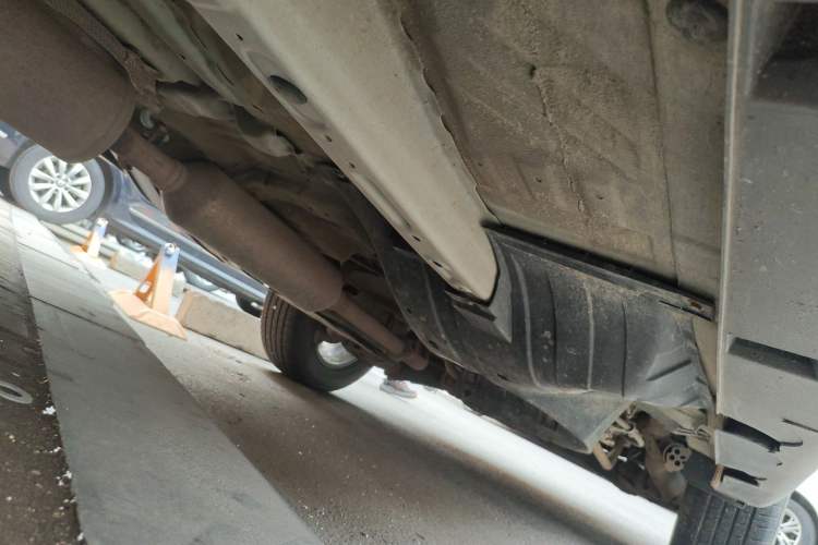 Used Dongfeng Fengdu MX5 2016 2.0L Automatic Flagship Edition Chassis Front Left