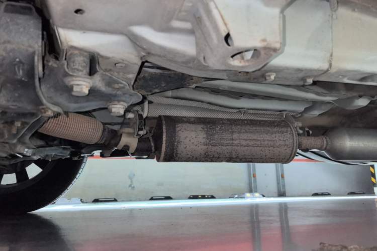 Used Dongfeng Fengdu MX5 2016 2.0L Automatic Flagship Edition Chassis Front Left