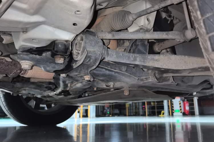 Used Dongfeng Fengdu MX5 2016 2.0L Automatic Flagship Edition Chassis Front Right