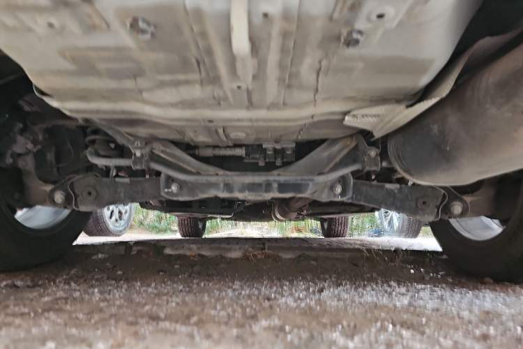 Used Dongfeng Fengdu MX5 2016 2.0L Automatic Flagship Edition Chassis Rear