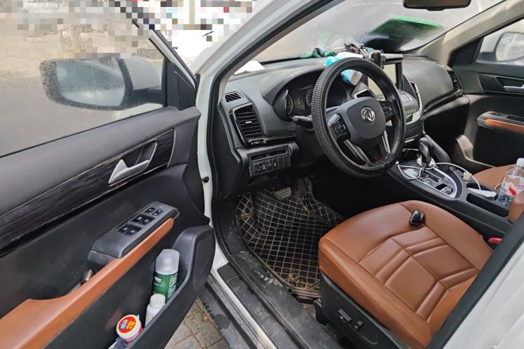 Used Dongfeng Fengdu MX5 2016 2.0L Automatic Flagship Edition Driver Seat