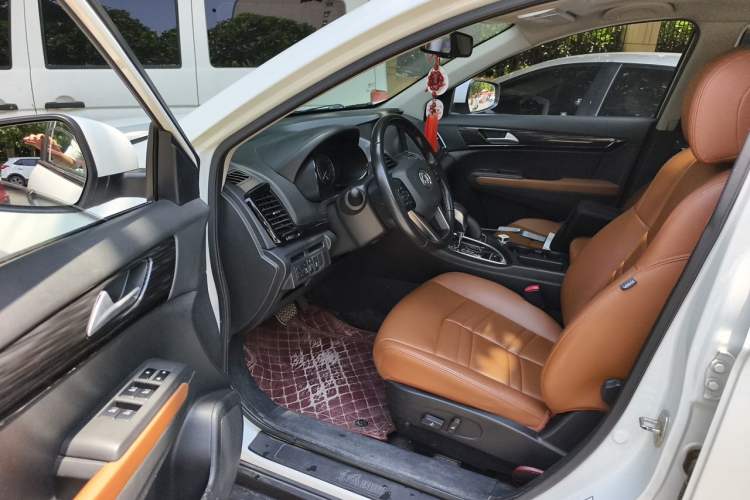 Used Dongfeng Fengdu MX5 2016 2.0L Automatic Flagship Edition Driver Seat