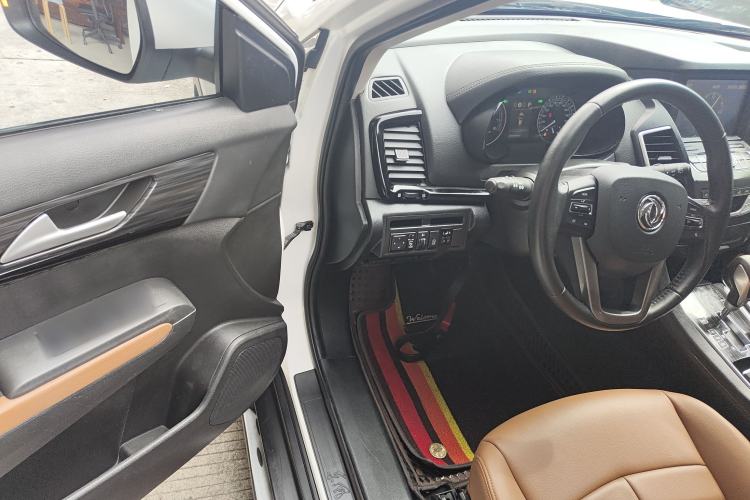 Used Dongfeng Fengdu MX5 2016 2.0L Automatic Flagship Edition Driver Seat