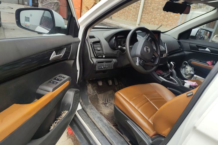 Used Dongfeng Fengdu MX5 2016 2.0L Manual Elite Edition Driver Seat