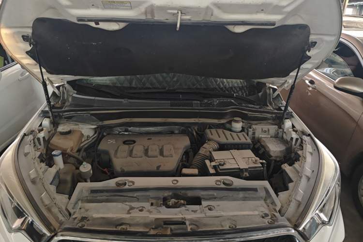 Used Dongfeng Fengdu MX5 2016 2.0L Automatic Flagship Edition Engine Bay