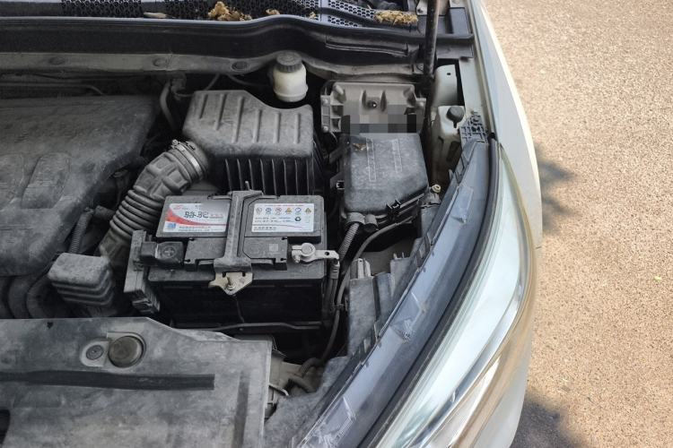 Used Dongfeng Fengdu MX5 2016 2.0L Automatic Flagship Edition Engine Bay Left