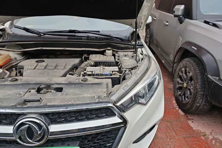 Used Dongfeng Fengdu MX5 2016 2.0L Automatic Flagship Edition Engine Bay Left