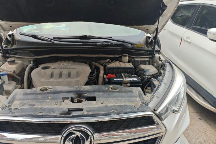 Used Dongfeng Fengdu MX5 2016 1.4T Manual Luxury Edition Engine Bay Left