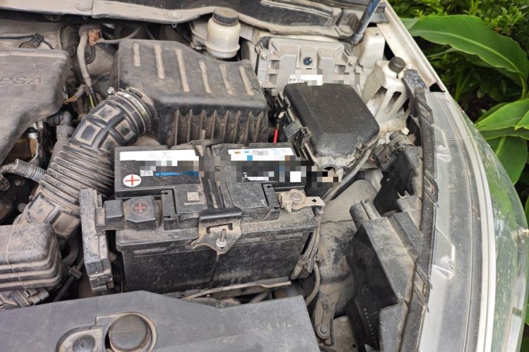 Used Dongfeng Fengdu MX5 2016 2.0L Automatic Flagship Edition Engine Bay Left