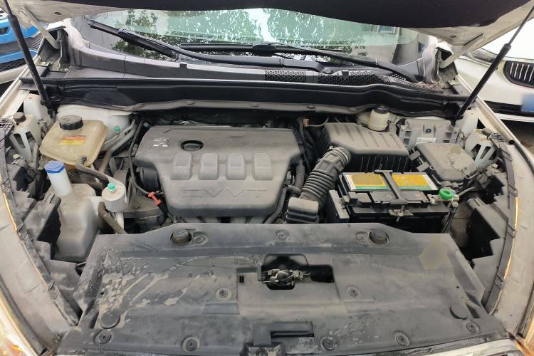 Used Dongfeng Fengdu MX5 2016 2.0L Automatic Flagship Edition Engine Bay