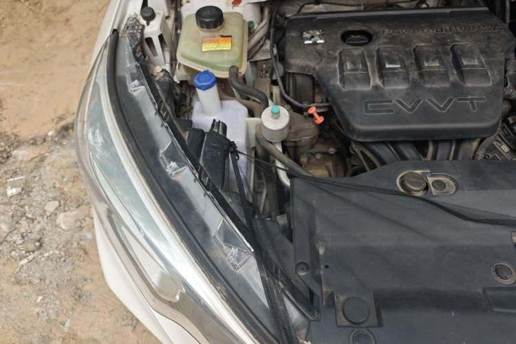 Used Dongfeng Fengdu MX5 2016 2.0L Automatic Flagship Edition Engine Bay Right