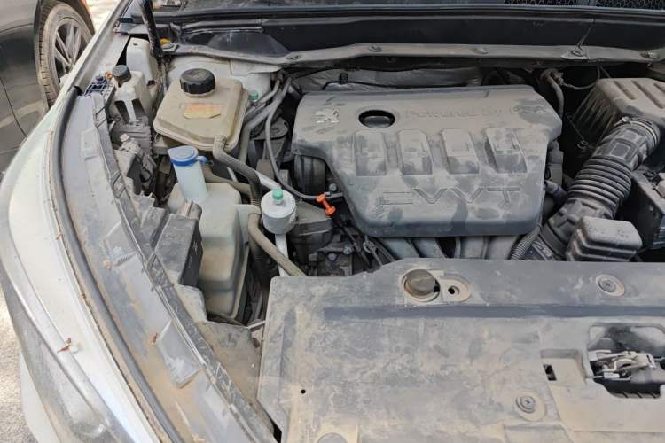 Used Dongfeng Fengdu MX5 2016 2.0L Automatic Flagship Edition Engine Bay Right