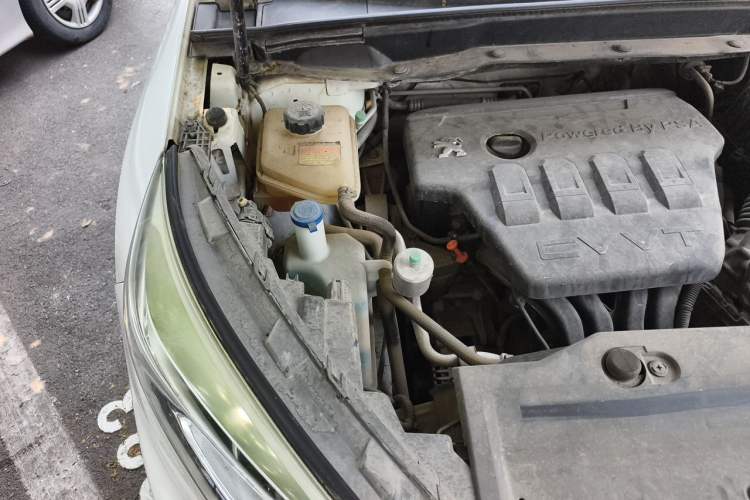 Used Dongfeng Fengdu MX5 2016 2.0L Automatic Flagship Edition Engine Bay Right