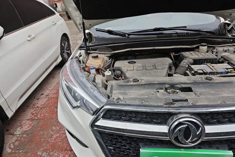 Used Dongfeng Fengdu MX5 2016 2.0L Automatic Flagship Edition Engine Bay Right