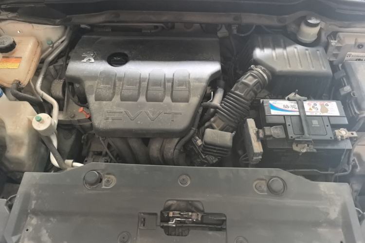 Used Dongfeng Fengdu MX5 2016 2.0L Automatic Flagship Edition Engine Bay