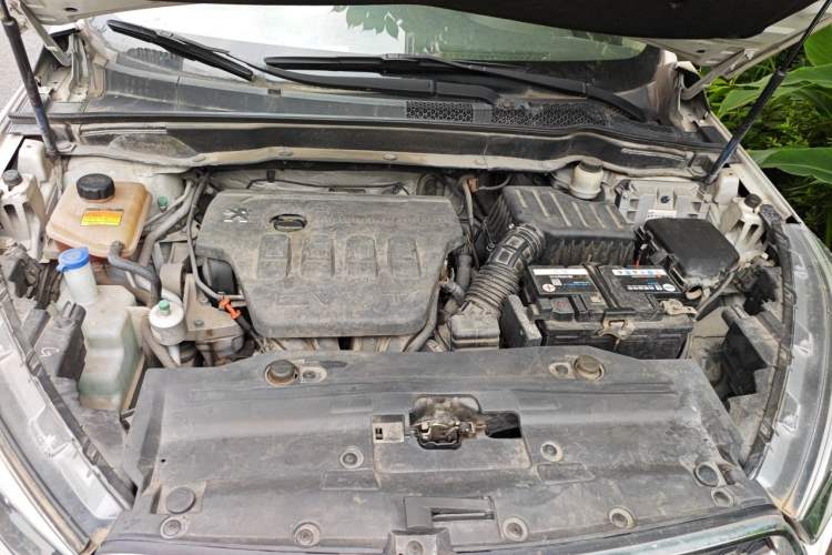 Used Dongfeng Fengdu MX5 2016 2.0L Automatic Flagship Edition Engine Bay