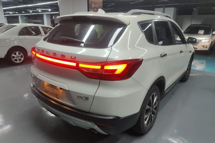 Used Dongfeng Fengdu MX5 2016 1.4T Manual Luxury Edition Exterior 5