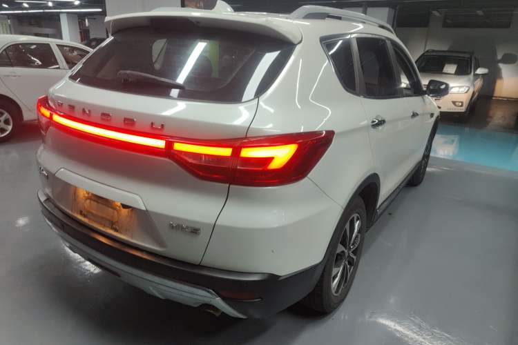 Used Dongfeng Fengdu MX5 2016 1.4T Manual Luxury Edition Exterior 6