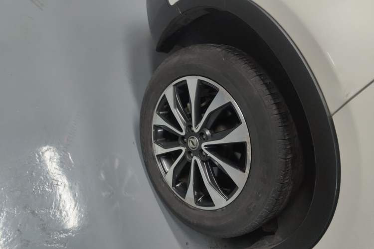 Used Dongfeng Fengdu MX5 2016 1.4T Manual Luxury Edition Exterior 8