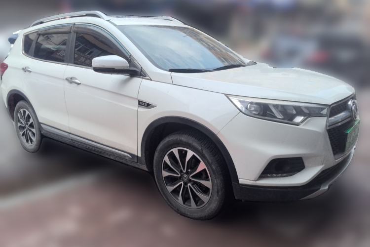 Used Dongfeng Fengdu MX5 2016 2.0L Automatic Flagship Edition Front Right 45 Deg